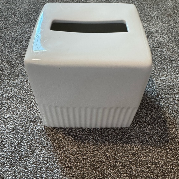 Rae Dunn by Magenta Tissue Cover Box - Picture 3 of 12